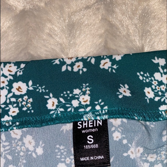 Green floral wrap skirt - Picture 2 of 2